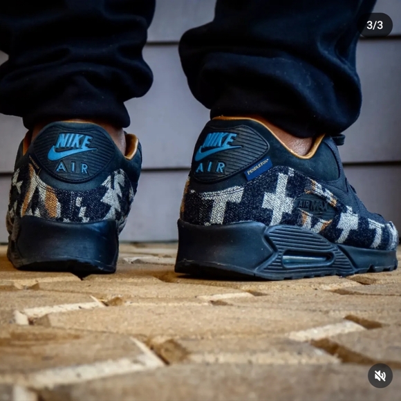 Nike Pendleton x Air Max 90 - Picture 3 of 3